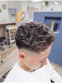 極道パーマ　ブリーチメッシュ　フェードカット