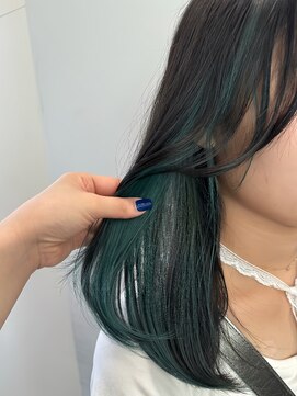 アライブ キチジョウジ(ALIVE Kichijoji) 地毛を活かしたインナーカラー！