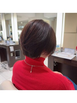 ヘア&エステ ヒロイン 西武池袋店 池袋大人上品コンパクトショートボブ。