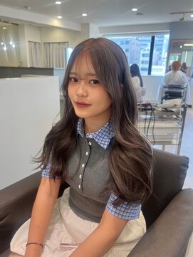 エルサザリープ 三宮(Elsa the leap) ダークグレー/ダークアッシュ/グレージュカラー