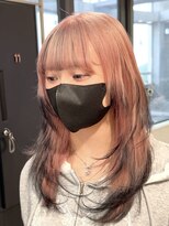 アウラ(AURA) ピンクベージュ×ブラックのデザインカラー