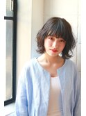 アウトサイドウィングス/ひし形シルエット/暗髪/くびれショート