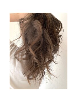 フィオ(fio) 【fioフィオ】プラチナベージュ