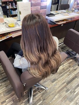 ヘアー リードレス(hair Re:dress) ふんわりロング×ナチュラルグラデカラー無造作ウェーブ