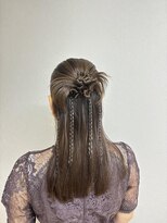 アオ(AO。)&nbsp;カチモリハーフアップ/三つ編みアレンジ/シニヨンアレンジ