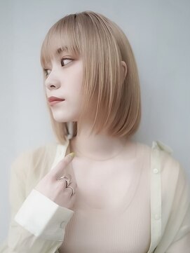 ギークス(GEEKS) 【GEEKS渋谷】ブロンドボブ/ハイトーン/ミルクティーベージュ/艶