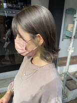 チャプター 問屋町(chapter)&nbsp;ケアブリーチイヤリングカラーオリーブベージュカラー外はねボブ