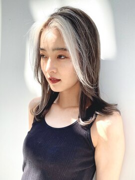 アルバム 渋谷パルコ(ALBUM) おくれ毛ホワイトブロンド顔周りレイヤー美髪_ba303111