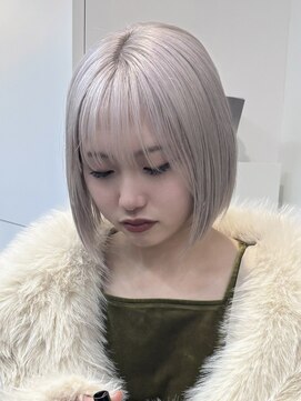 サンク 原宿 表参道(cinq) 切りっぱなしボブハイトーンカラーナチュラルボブグレージュ韓国