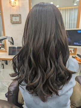 ラフューネ ヨコハマ(Raffune Yokohama) グレージュ