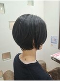 前髪が耳にかけられるショート【浪漫byROOMS小西】