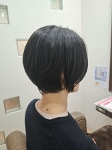 ロマン バイ ルームス(浪漫 by ROOMS) 前髪が耳にかけられるショート【浪漫byROOMS小西】