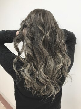 ヘアーメイク ヴェルダ(Hair make VERDA) ☆3Dダークグレイジュグラデーション☆