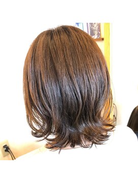 ヘアーデザイニングラボ(Hair Designing Labo) 外国人風カラー外ハネBob