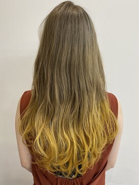 ノラ シンディ(NORA CYNDY) ミルクティーベージュ×イエローグラデーション☆