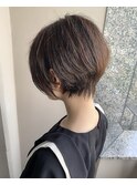 大人可愛い20代30代小顔ワンサイドショートボブ丸み前下がり