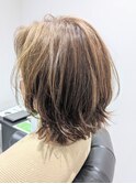 春ヘアスタイル×外ハネボブ×くすみベージュカラー