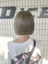 ダイス(Dice) オリーブベージュ×ミニボブ