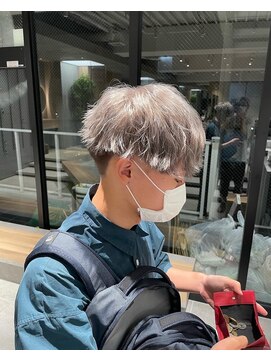 フイ 新宿3丁目(Hui) ハイトーンカラー/マッシュパーマ/アースカラー/men's/