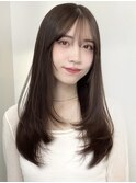 柔らかいベージュカラーと動きのあるレイヤーカット◎