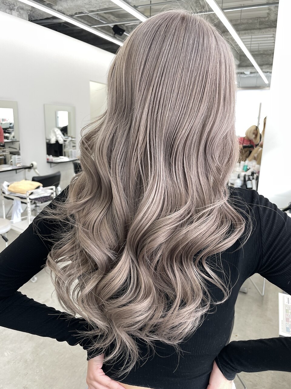 ミルクティページ 2025年秋】ミルクティーカラーの髪型・ヘアアレンジ｜人気順