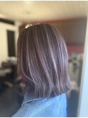 ピンクベージュ白髪ぼかしハイライト