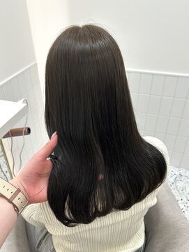 リルミー ミュエナ 大須 矢場町(Lilme myuena) 赤みのないオリーブベージュカラー♪【ブリーチなし】　ひな