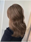 ヘーゼルベージュ　ブリーチなし　レイヤーカット　海外風