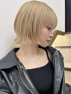 トルネード(TORNADO) 海外レイヤーミニボブ 切りっぱなし ハイトーンベージュ A1212