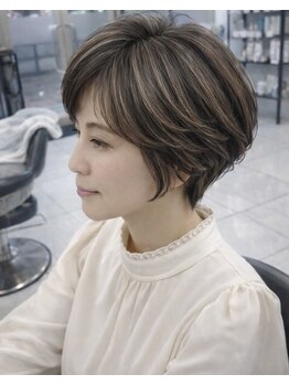 ユニークノベル 中央林間(unique novel)の写真/気になる白髪ぼかしやハイライトはお任せ！髪や頭皮に優しい薬剤を使用するため傷みが気になる方にも◎