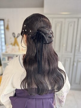 ユヌ(Une) 卒業式袴着付けヘアセットハーフアップカチモリヘアアレンジ