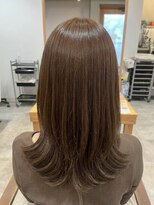エヌアンドエー 草加店(N&A) 上品な艶感で魅せる軽やか外ハネレイヤーセミロング