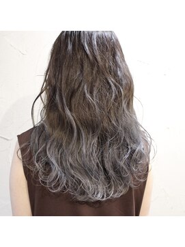 デコヘアーフラッペ(DECO HAIR frappe) グレージュのグラデーションカラー