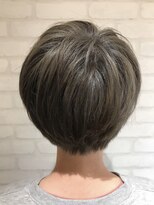 ヘアーアンドメイククリアー(Hair&Make CLEAR) シルバーショート（トリプルカラー）