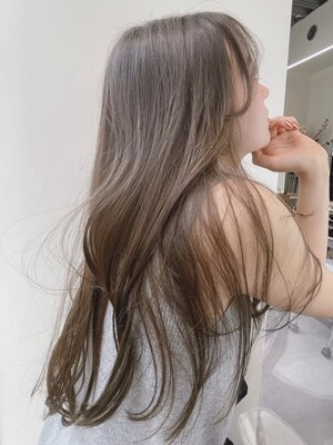 髪の”柔らかさとツヤ”で印象が変わる。365日美しい髪でより魅力的な女性へ―。《Aujua/TOKIO/ハホニコ》