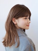 レイヤー耳掛けマロンベージュ艶カラー透明感/似合わせカット