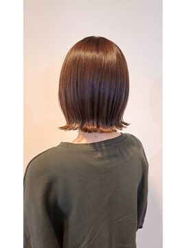 ウィス(WIS) 切りっぱなしボブ