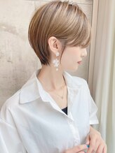 ショートヘアにお勧め★ハイライトカラー★白髪が伸びてきても気にならない白髪ぼかし効果と立体感