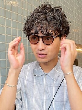 ナループロア ハチ(Nalu pu loa hachi) メンズパーマ/パーマ男子/くるくるパーマ/ナチュラルパーマ