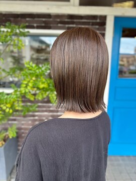 アズグロウ エクラ(AS GROW 'eclat) くびれヘアスリーク外ハネボブ