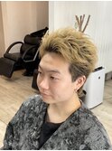 ハイトーンの無造作スパイキーショート[メンズ/池袋東口駅前]