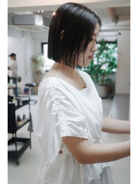 フェイヴィーズ(FavyS) 動いても質感が可愛い切りっぱなしボブ