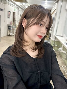 ポーチバイハニー オモテサンドウ(PORCH by HONEY omotesando) ミディアムレイヤーベージュ前髪シースルー3