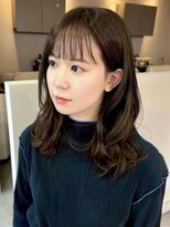 ヘア アンド メイク アートレス(Hair and Make Art less)&nbsp;品よく揺れるシアーバング×ニュアンスミディ