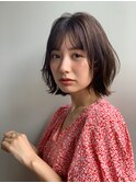切りっぱなしボブにふんわりレイヤー