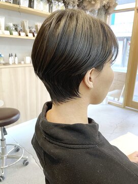 ウティ(outil) ショートヘア_マッシュショート_奥行きショート