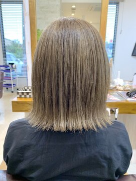 ラ メール ヘア デザイン(La mer HAIR DESIGN) ミルクティーベージュ/切りっぱなしボブ