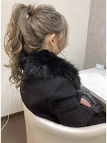 アールイー(Re:)&nbsp;高めポニーテール