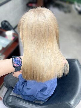 オズ 梅田店(OZ) ＃ホワイトベージュ＃TOKIOトリートメント＃艶髪＃ハイトーン