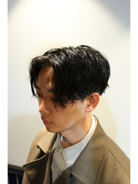 ツーエイチ 新宿(2H) シャドウパーマ/新宿/センターパート/新宿駅/新宿理容室